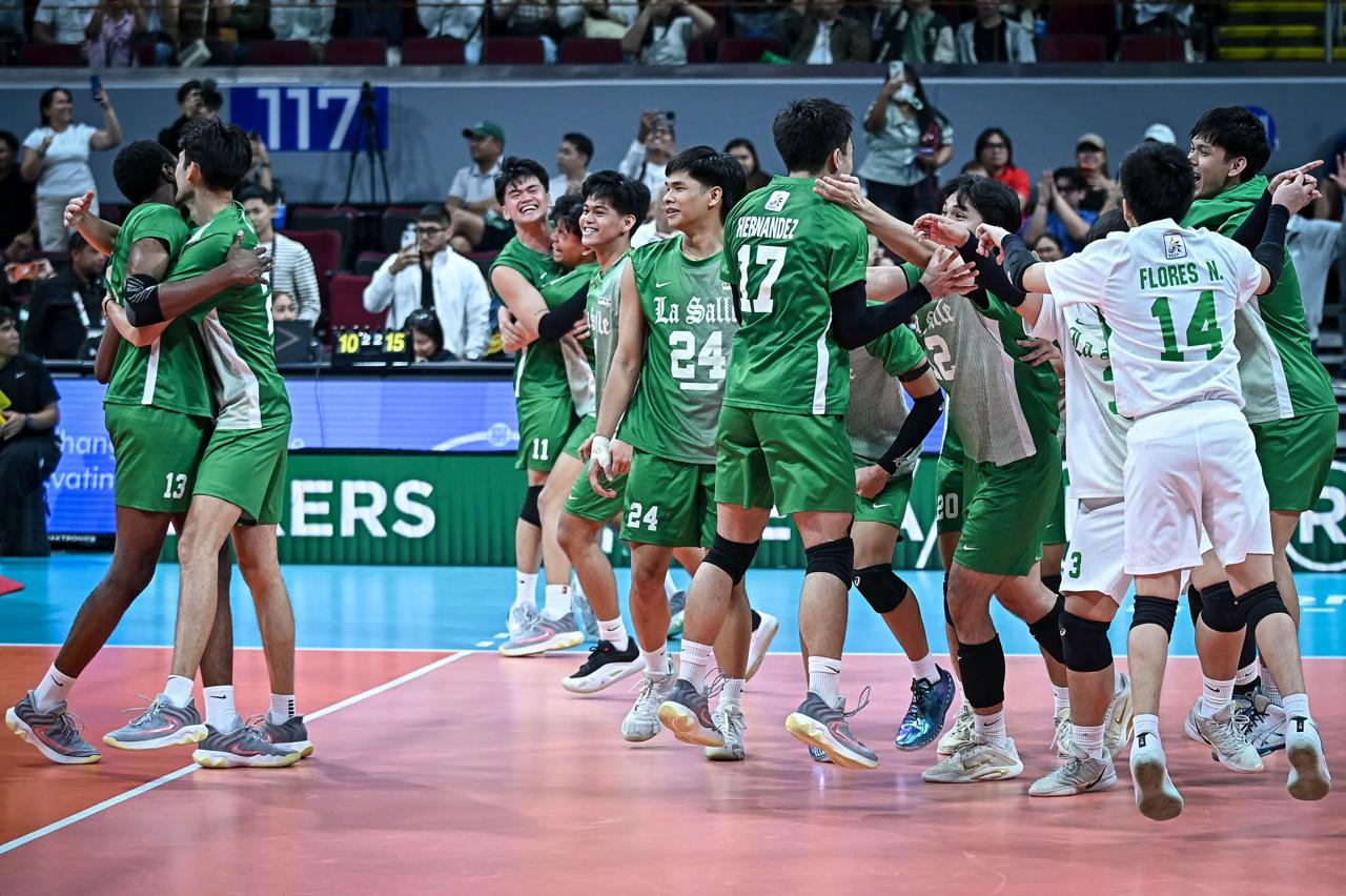 La Salle shocks NU for third straight win
